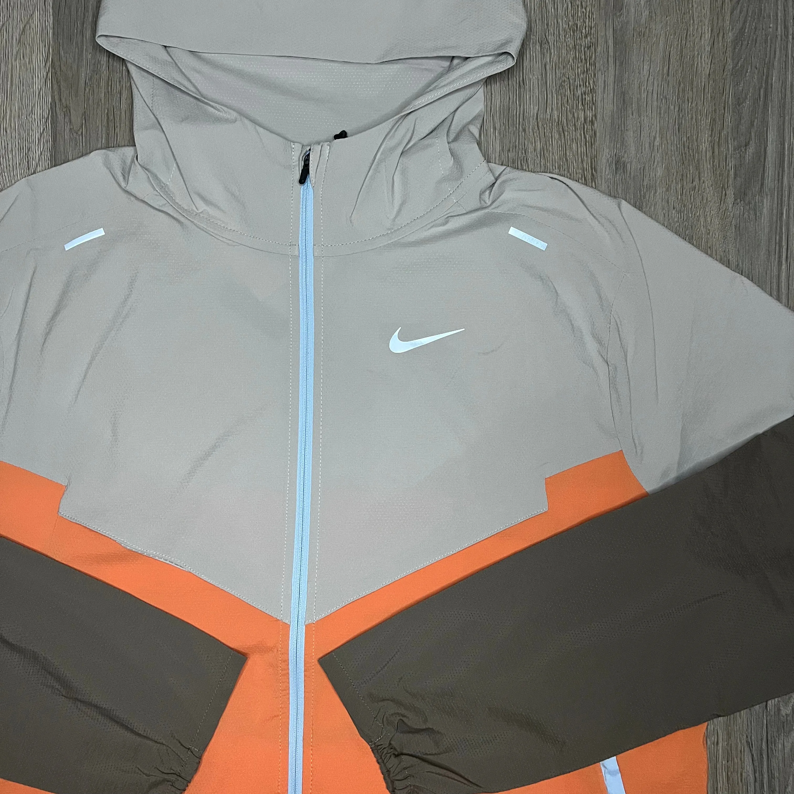 Nike Windrunner Orange Trance